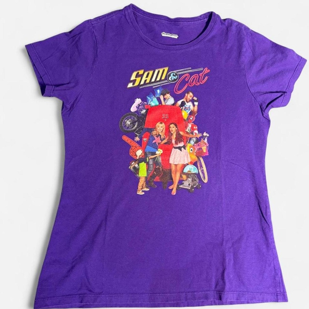 Y2K Nickelodeon Sam & Cat Graphic Tee Womens Medium Purple Ariana Grande Shirt
